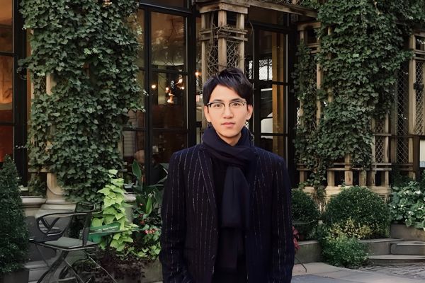 Zehua Zhang, Associate Principal of Kohn Pedersen Fox (KPF)